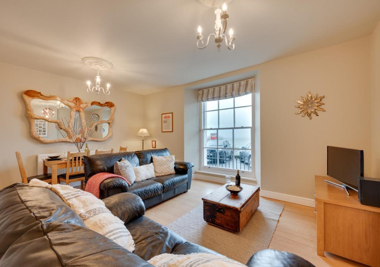 Apartment Harbour Heights *